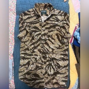Super cool Gitman Bros camo corduroy button up size small!